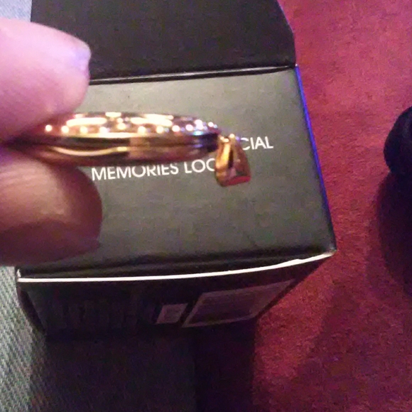 Special memories locket. - Picture 4 of 5